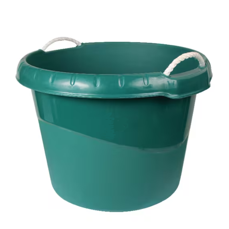 Відро для води та корму для коней