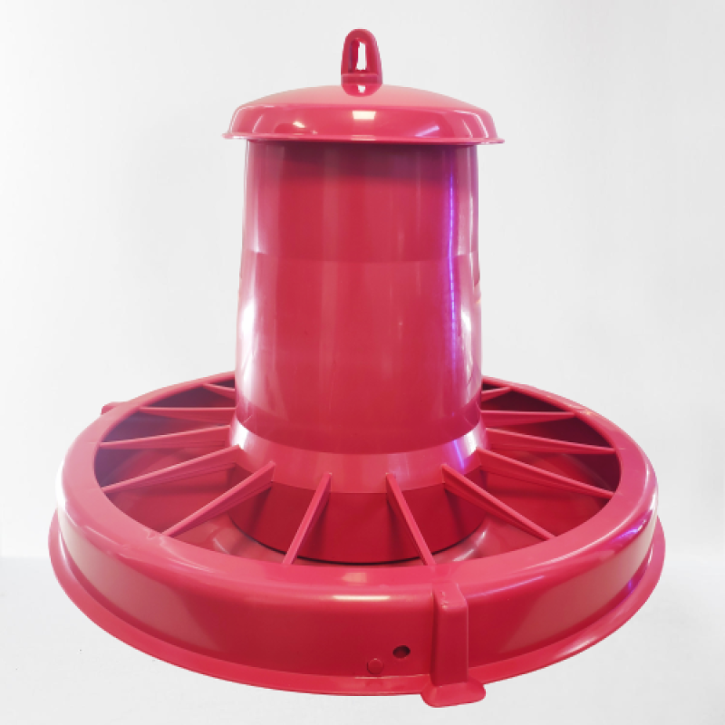 Бункерная кормушка для домашней птицы 5 л. Бункерная кормушка для домашней птицы 5 л.