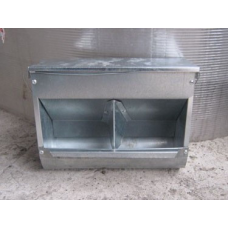 Годівниця на два кормомісця для кроликів